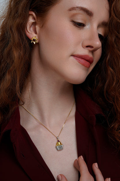 18k Gold and Silver Cupcake pendant